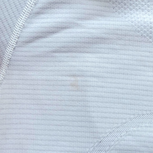 White Lululemon Swiftly Tech Tee 2.0 - Picture 6 of 6